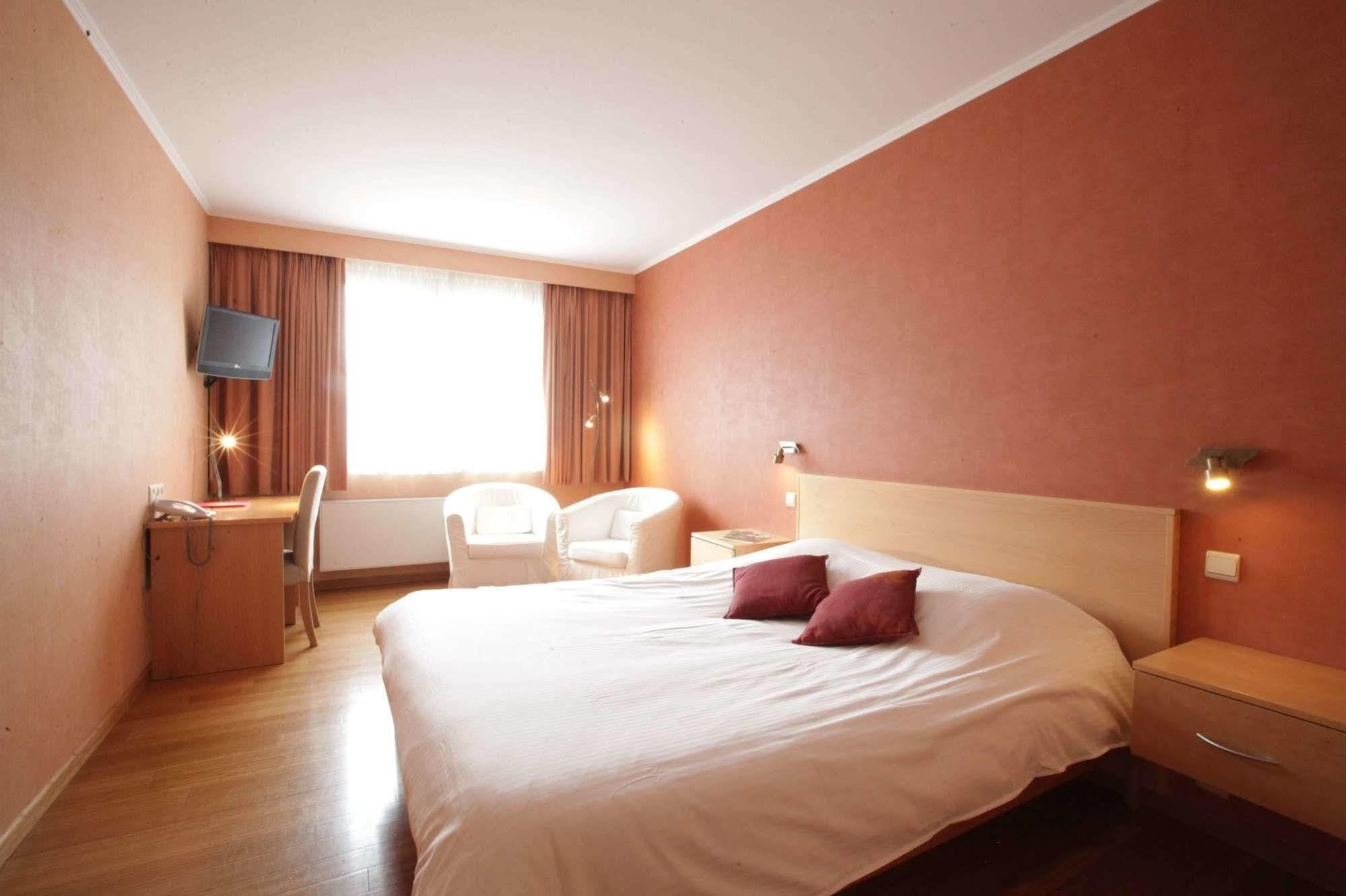 Le Relais Du Marquis Hotell Ittre Exteriör bild