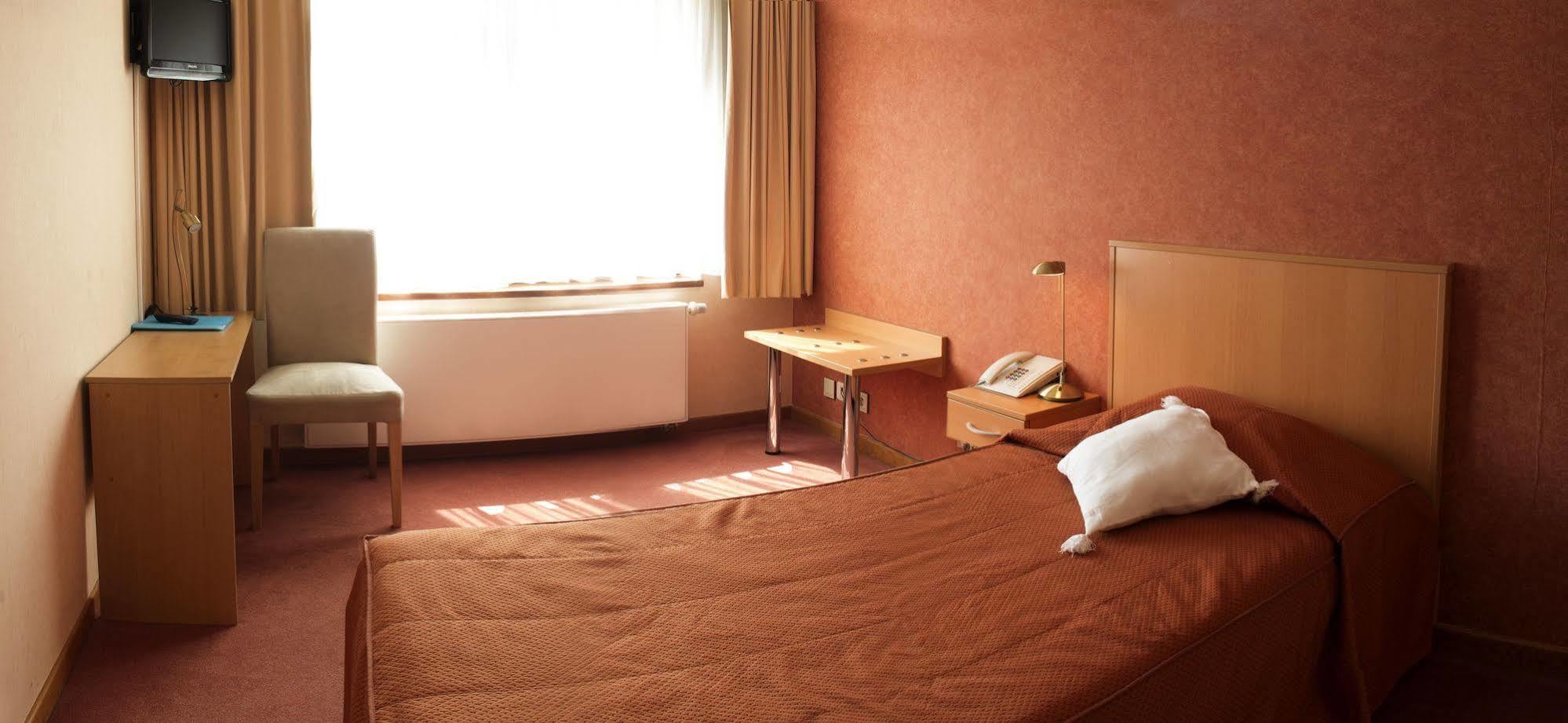 Le Relais Du Marquis Hotell Ittre Exteriör bild